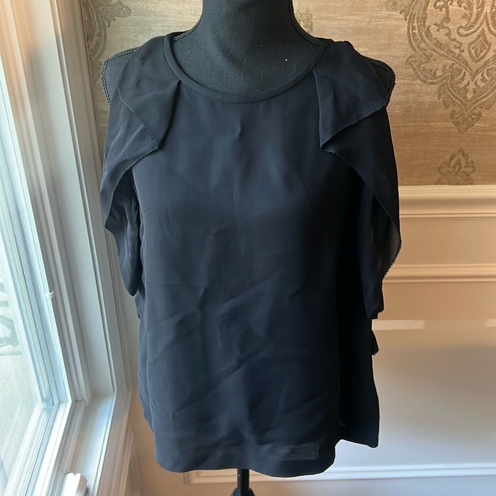 Kate Spade live Black sleeveless -flutter blouse size medium